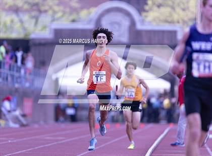 Thumbnail 2 in Penn Relays (4 X 400 Meter) photogallery.