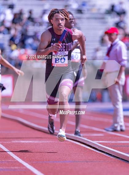 Thumbnail 2 in Penn Relays (4 X 400 Meter) photogallery.