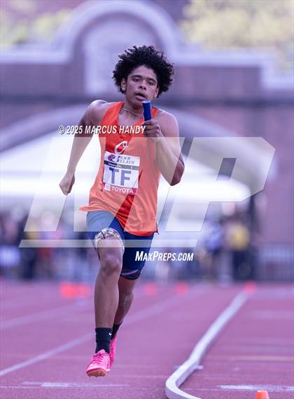 Thumbnail 3 in Penn Relays (4 X 400 Meter) photogallery.