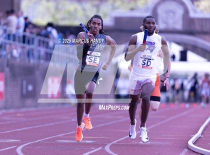 Thumbnail 1 in Penn Relays (4 X 400 Meter) photogallery.