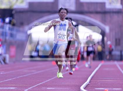 Thumbnail 3 in Penn Relays (4 X 400 Meter) photogallery.