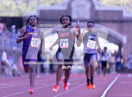 Thumbnail 2 in Penn Relays (4 X 400 Meter) photogallery.