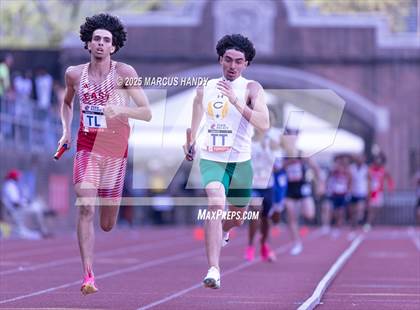 Thumbnail 2 in Penn Relays (4 X 400 Meter) photogallery.