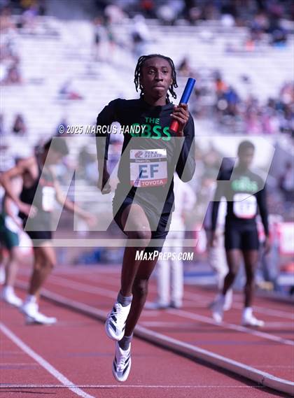 Thumbnail 3 in Penn Relays (4 X 400 Meter) photogallery.