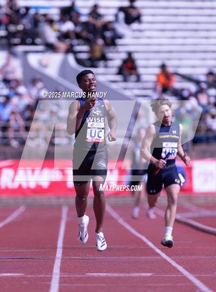 Thumbnail 2 in Penn Relays (4 X 400 Meter) photogallery.