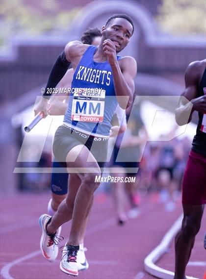 Thumbnail 2 in Penn Relays (4 X 400 Meter) photogallery.