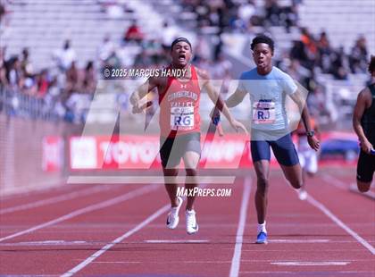 Thumbnail 2 in Penn Relays (4 X 400 Meter) photogallery.