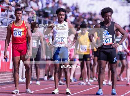 Thumbnail 3 in Penn Relays (4 X 400 Meter) photogallery.