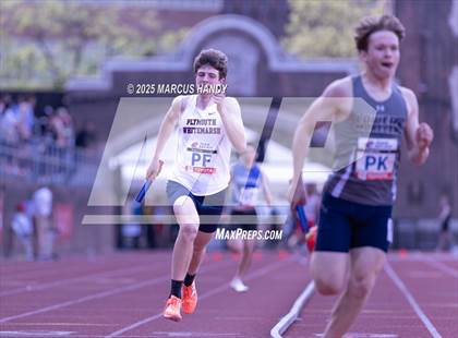 Thumbnail 2 in Penn Relays (4 X 400 Meter) photogallery.