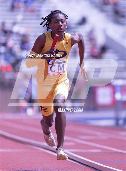 Thumbnail 3 in Penn Relays (4 X 400 Meter) photogallery.