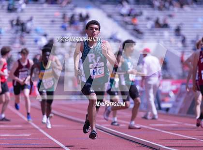 Thumbnail 2 in Penn Relays (4 X 400 Meter) photogallery.