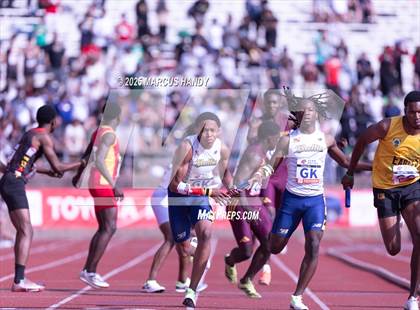 Thumbnail 3 in Penn Relays (4 X 400 Meter) photogallery.