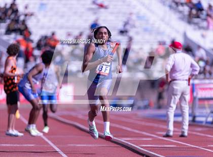 Thumbnail 2 in Penn Relays (4 X 400 Meter) photogallery.