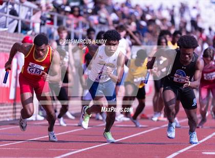 Thumbnail 3 in Penn Relays (4 X 400 Meter) photogallery.