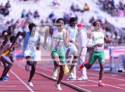 Thumbnail 1 in Penn Relays (4 X 400 Meter) photogallery.