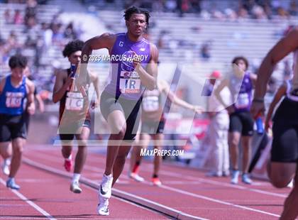 Thumbnail 3 in Penn Relays (4 X 400 Meter) photogallery.