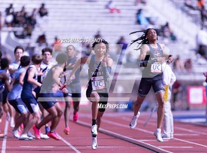 Thumbnail 2 in Penn Relays (4 X 400 Meter) photogallery.
