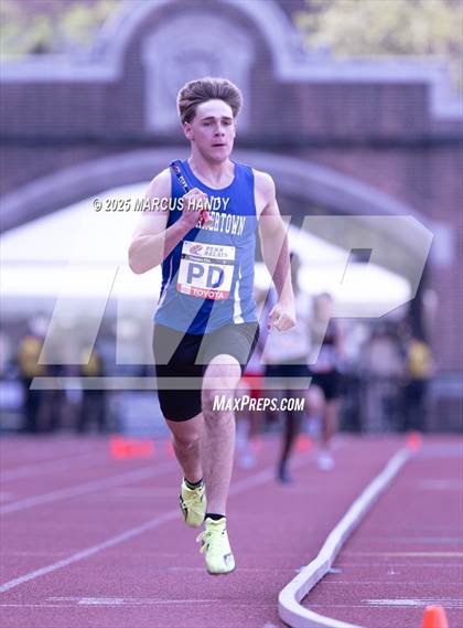 Thumbnail 2 in Penn Relays (4 X 400 Meter) photogallery.
