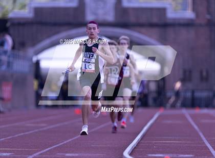 Thumbnail 3 in Penn Relays (4 X 400 Meter) photogallery.