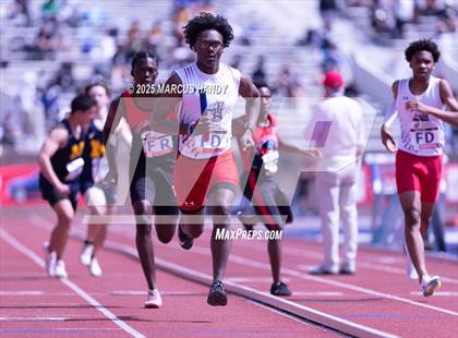 Thumbnail 3 in Penn Relays (4 X 400 Meter) photogallery.