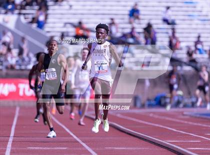 Thumbnail 2 in Penn Relays (4 X 400 Meter) photogallery.