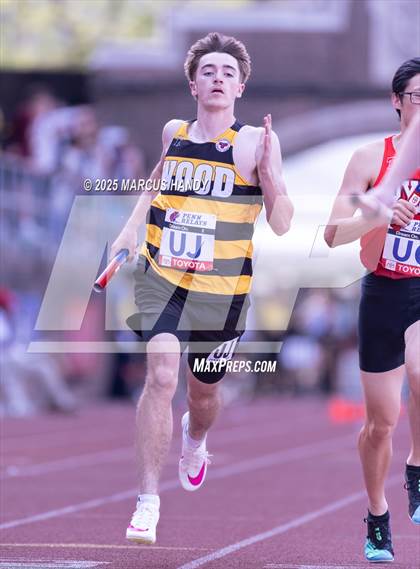 Thumbnail 2 in Penn Relays (4 X 400 Meter) photogallery.