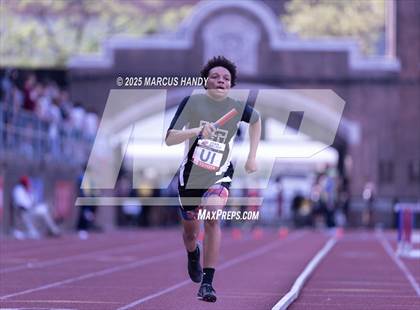 Thumbnail 2 in Penn Relays (4 X 400 Meter) photogallery.