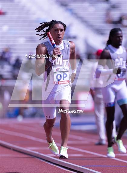 Thumbnail 1 in Penn Relays (4 X 400 Meter) photogallery.
