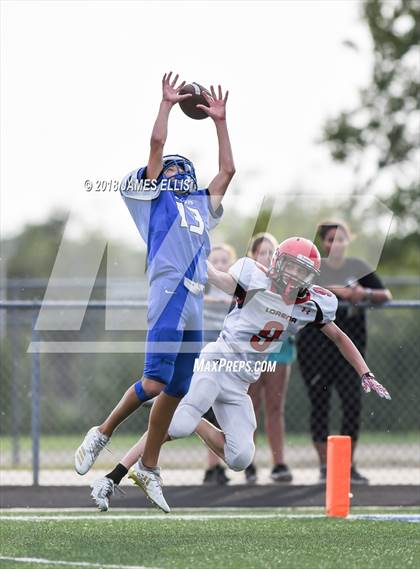 Thumbnail 3 in Robinson vs. Lorena photogallery.