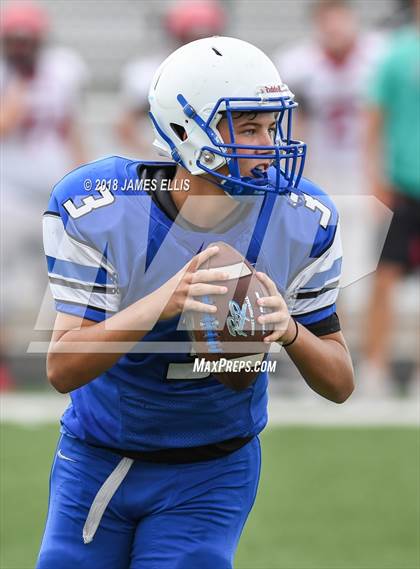 Thumbnail 3 in Robinson vs. Lorena photogallery.