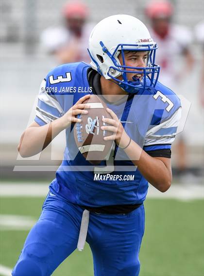 Thumbnail 1 in Robinson vs. Lorena photogallery.