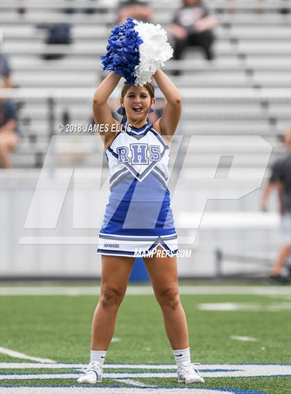 Thumbnail 3 in Robinson vs. Lorena photogallery.