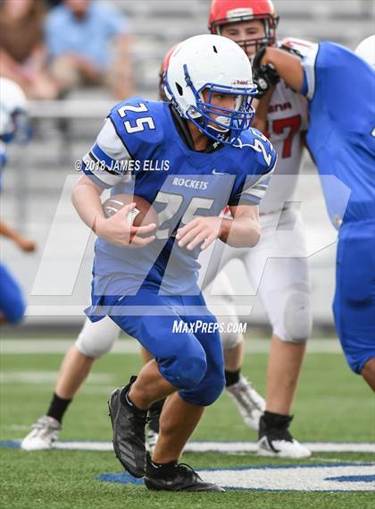 Thumbnail 2 in Robinson vs. Lorena photogallery.