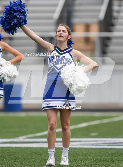 Thumbnail 2 in Robinson vs. Lorena photogallery.
