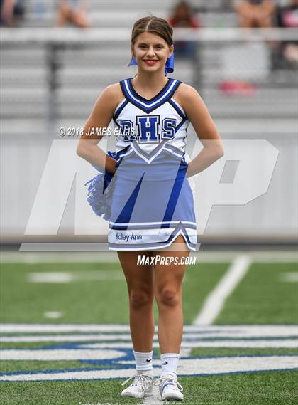 Thumbnail 2 in Robinson vs. Lorena photogallery.