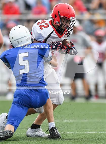 Thumbnail 1 in Robinson vs. Lorena photogallery.