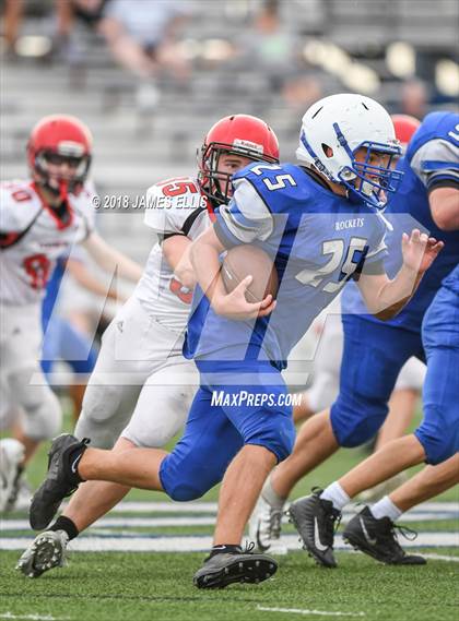 Thumbnail 2 in Robinson vs. Lorena photogallery.