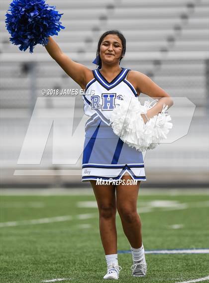 Thumbnail 3 in Robinson vs. Lorena photogallery.