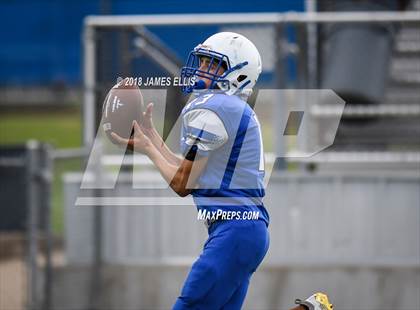 Thumbnail 2 in Robinson vs. Lorena photogallery.