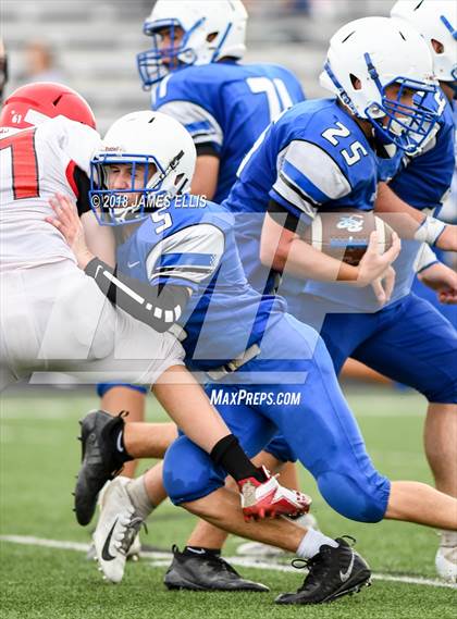 Thumbnail 1 in Robinson vs. Lorena photogallery.
