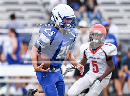 Thumbnail 3 in Robinson vs. Lorena photogallery.