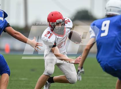 Thumbnail 3 in Robinson vs. Lorena photogallery.