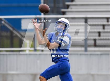 Thumbnail 1 in Robinson vs. Lorena photogallery.