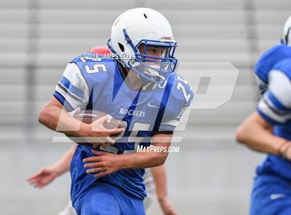 Thumbnail 2 in Robinson vs. Lorena photogallery.