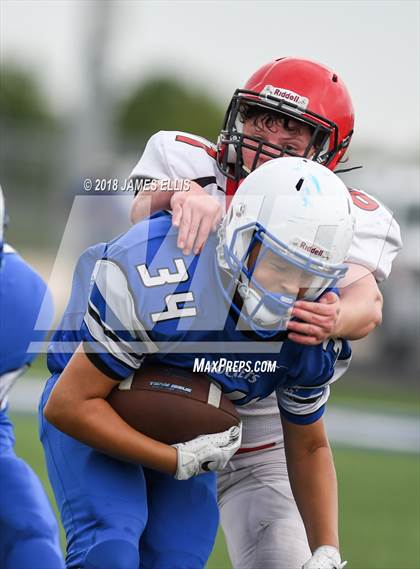 Thumbnail 2 in Robinson vs. Lorena photogallery.
