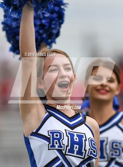 Thumbnail 3 in Robinson vs. Lorena photogallery.