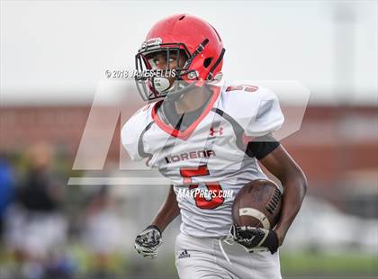 Thumbnail 1 in Robinson vs. Lorena photogallery.