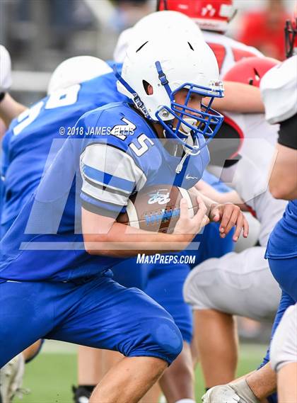 Thumbnail 3 in Robinson vs. Lorena photogallery.