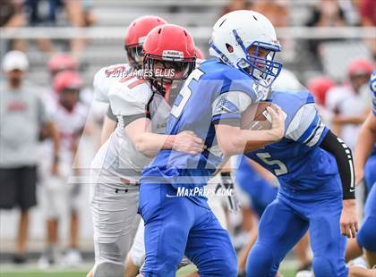 Thumbnail 3 in Robinson vs. Lorena photogallery.