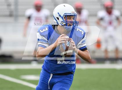 Thumbnail 3 in Robinson vs. Lorena photogallery.